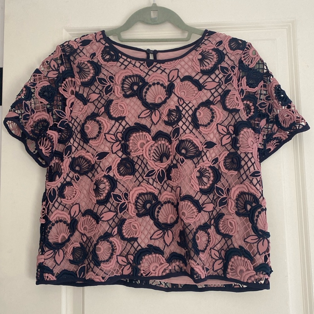 Ann Taylor Floral Lace Top Size 6P NWOT